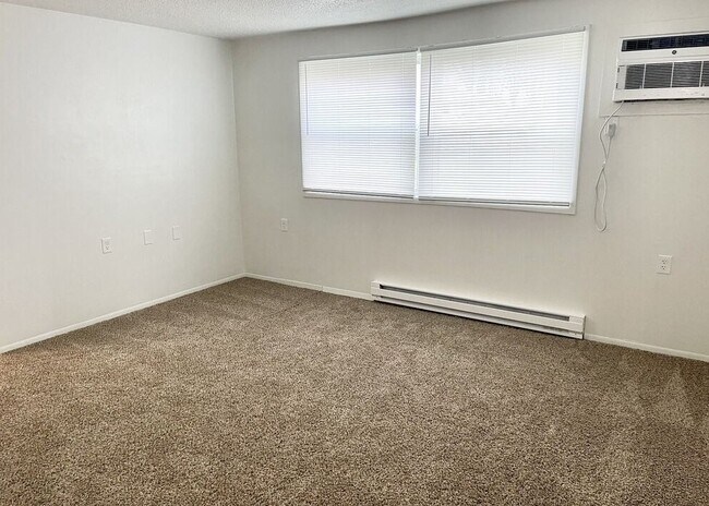 Building Photo - 600 John Goodhue Rd