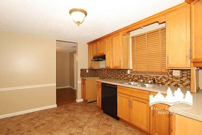 Building Photo - 4400 Spring Harbor Dr
