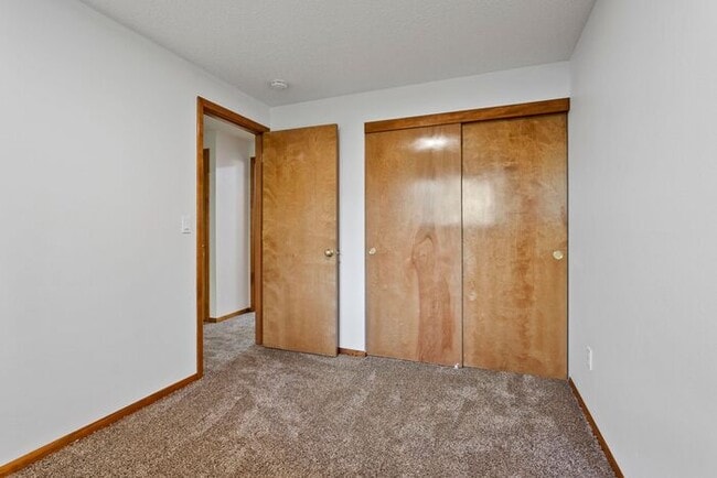 Building Photo - this is a must see large 2 bed 1bath. Clos...