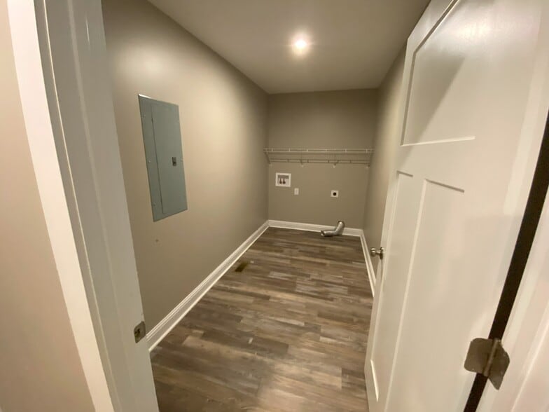 Building Photo - 524 Mill Creek Rd