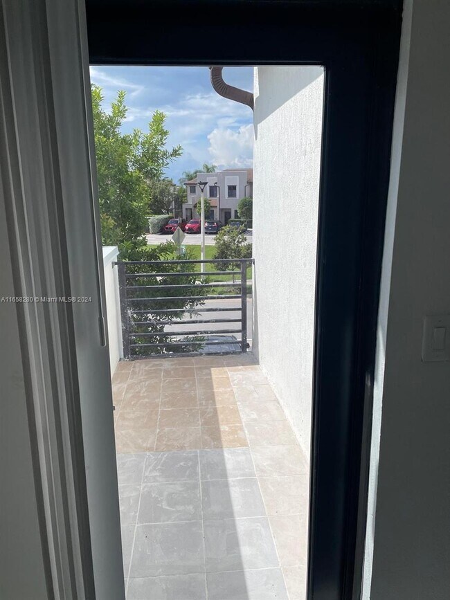 Building Photo - 3 bedroom in North Miami Beach FL 33179