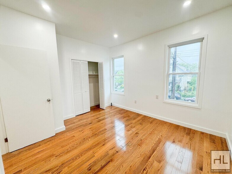 Building Photo - EAST 53 STREET