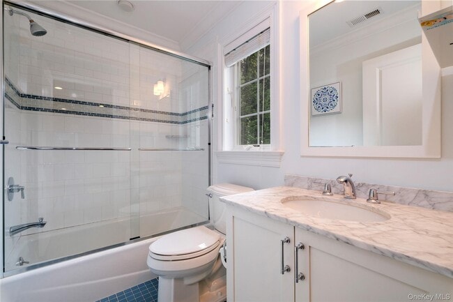 Building Photo - 23 Cedar Pl