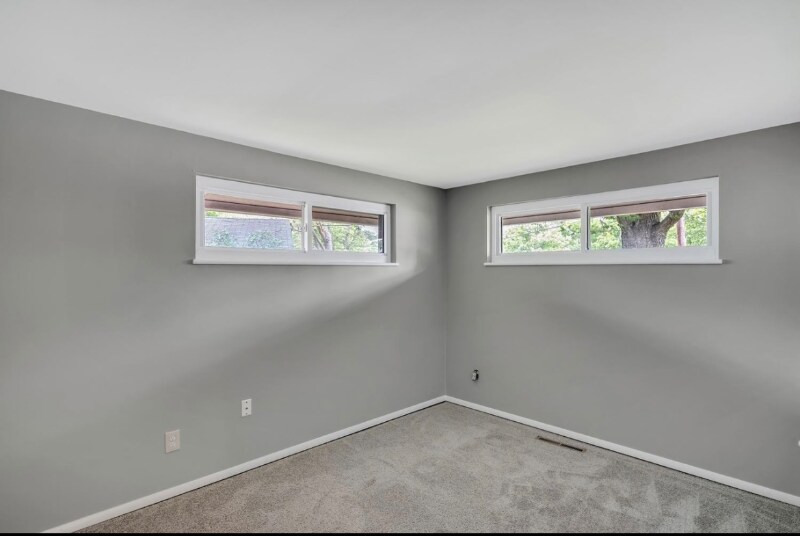 Building Photo - 4019 Haverstraw Dr