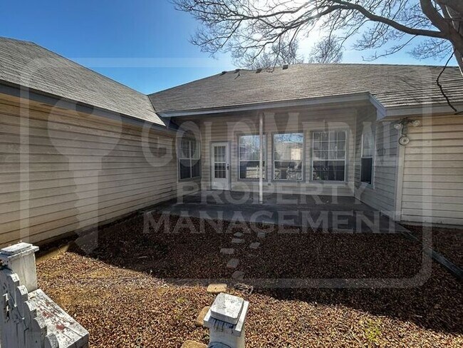 Building Photo - 1805 Diana Ln