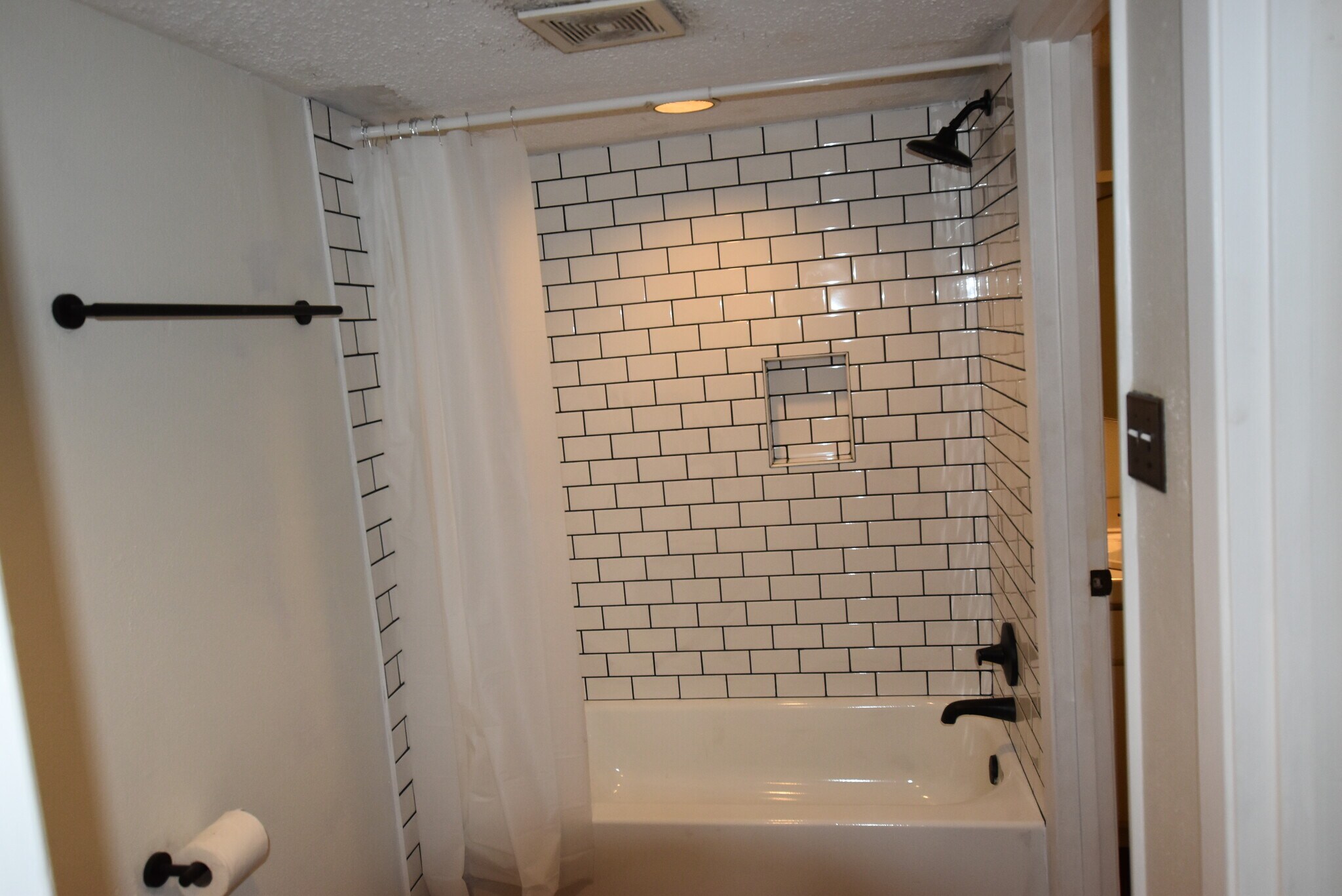 Building Photo - 6718 Eastridge Dr