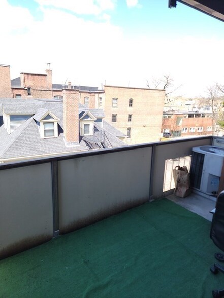 Building Photo - 20 Stearns Rd