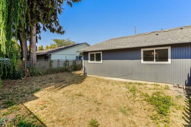 Building Photo - State Duplex - VPM482830S-6