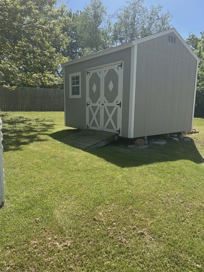 Building Photo - 79 Sherlock Dr