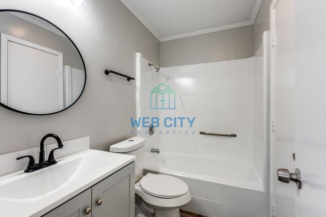 Building Photo - 232 Alexandria St