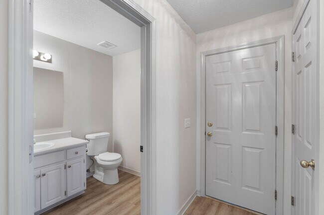 Building Photo - Turn-Key 3 Bed, 2.5 Bath Two-Story Home – ...