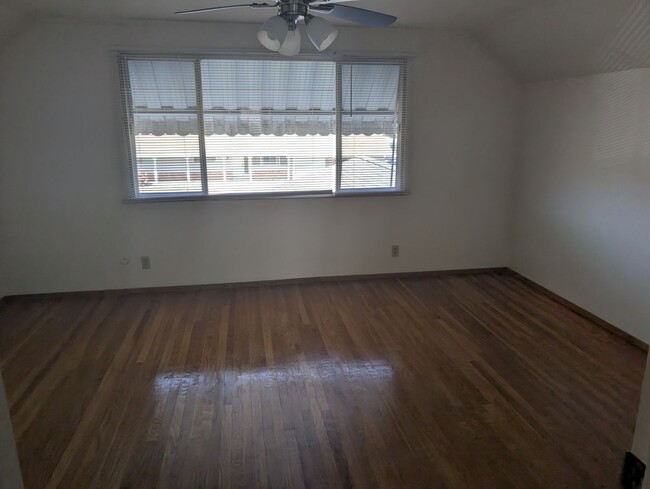 Building Photo - Updated Home!