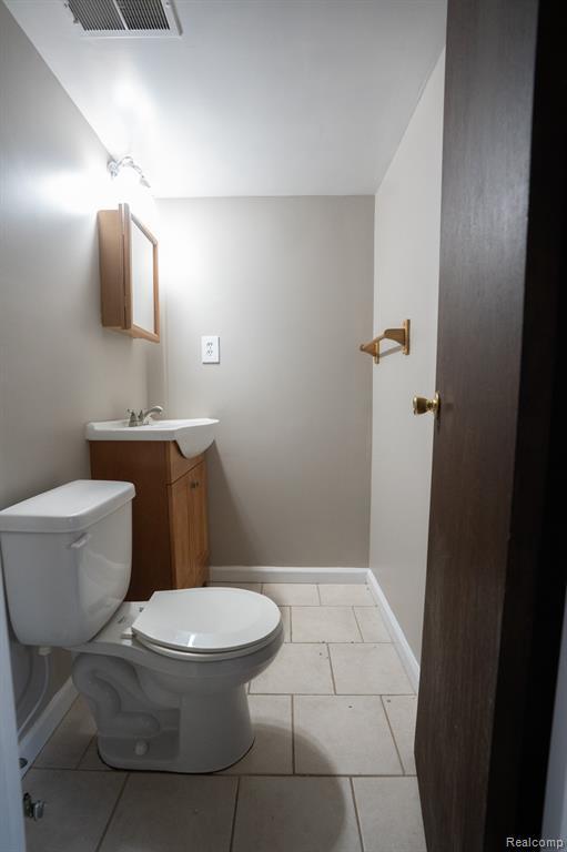 Building Photo - 1555 E South Blvd