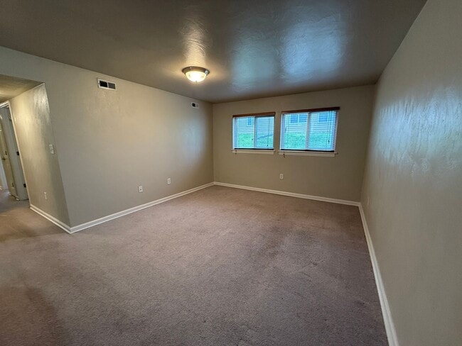 Building Photo - 1730 Liberty Ln