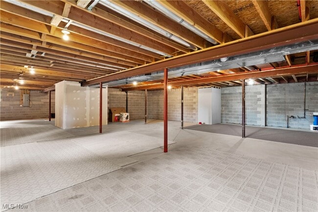 Building Photo - 8130 Crystal Creek Dr