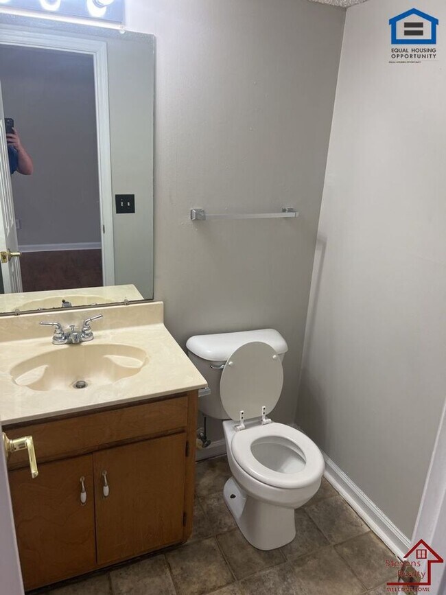 Building Photo - 181 East Ave