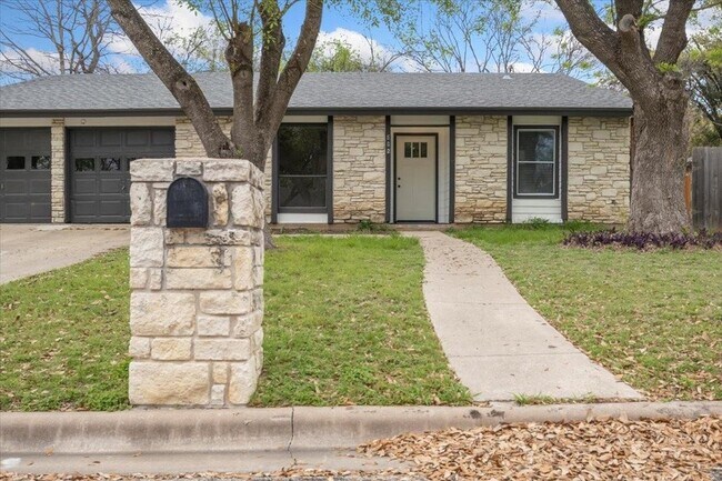 Building Photo - 502 Pin Tail Ln