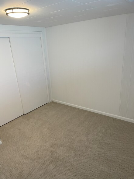 Big Closet - 2258 E Claybourne Ave