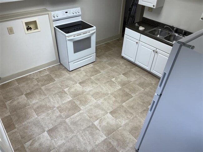 Building Photo - 740-746-746 N Wayne St