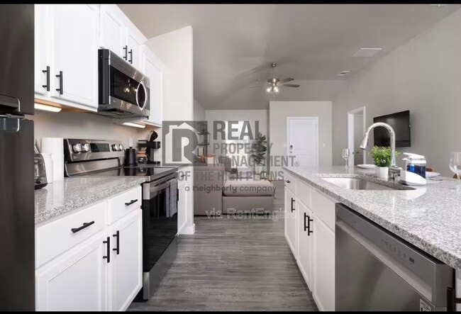 Building Photo - 7003 Athens St