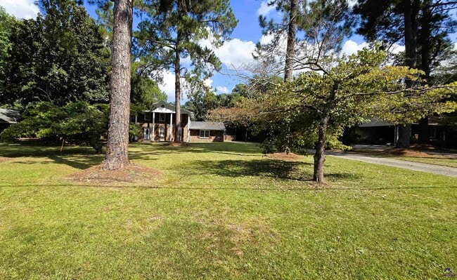 Building Photo - 104 Carter Woods Dr