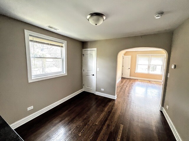 Building Photo - 5328 W Leland Ave