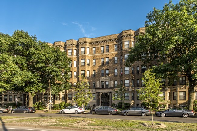Building Photo - 1144 Commonwealth Ave