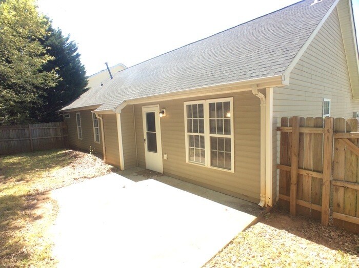 Building Photo - 128 Arbor Ridge Rd