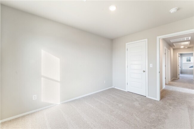 Building Photo - 6812 Memphis