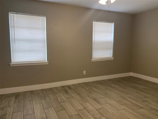 Building Photo - 231 Acker St