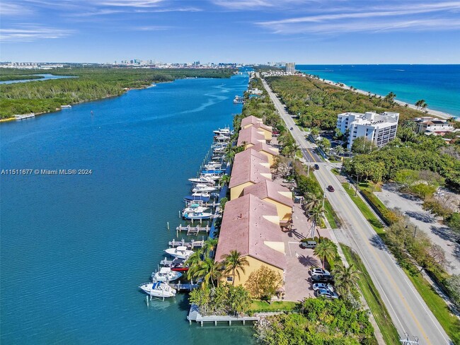 Building Photo - 4212 N Ocean Dr