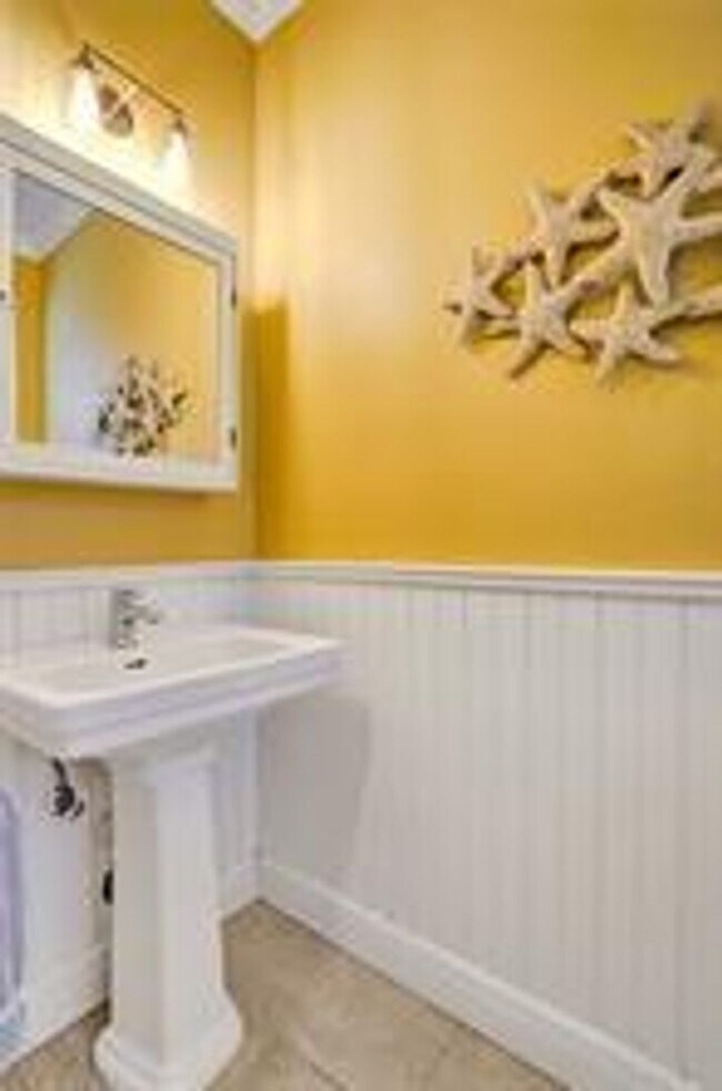 Building Photo - 1962 NE 7th St