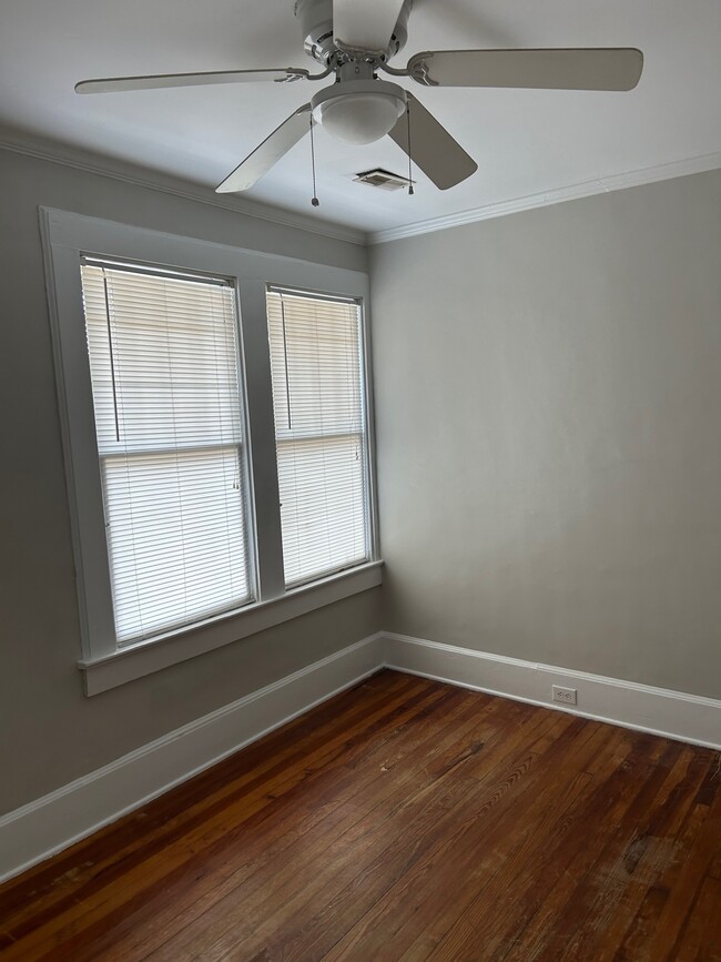 Building Photo - 1104 Belleview St