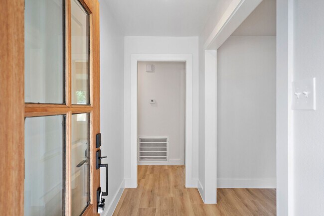 Building Photo - 5123 Willowbend Blvd