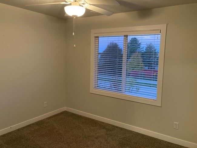 Building Photo - 4 bed / 2.5 Bath in Altoona