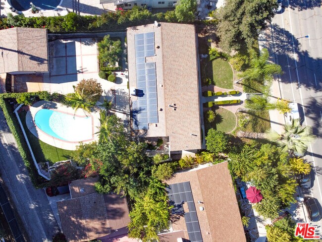 Building Photo - 24316 Burbank Blvd