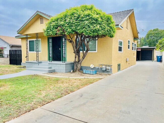 Primary Photo - Raymond Ave