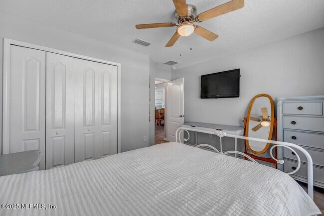 Building Photo - 11533 Red Koi Dr