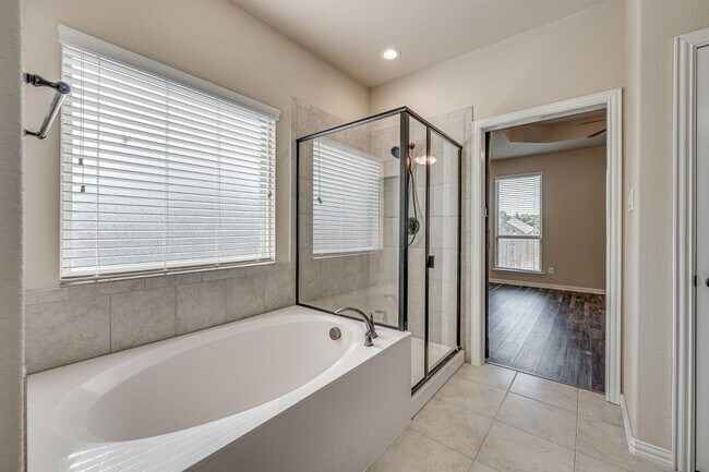 Building Photo - 438 Brookdale Dr