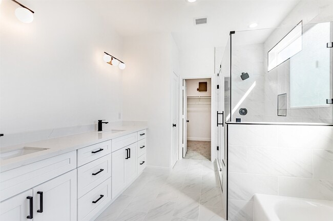 Building Photo - 4008 Bennington St