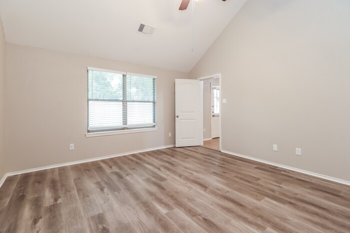 Building Photo - 19194 Shire Horse Blvd