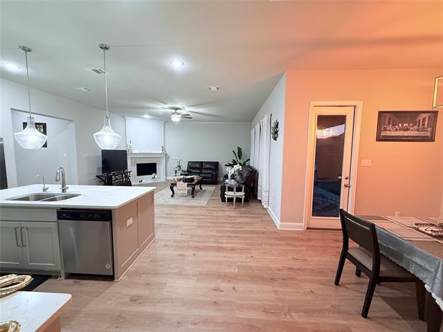 Building Photo - 208 Hardwood Trl