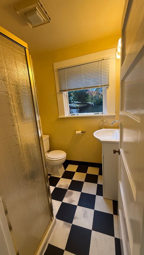 3716*AB*K119K120 3716 SE Belmont St Portland OR 97214 Apartment