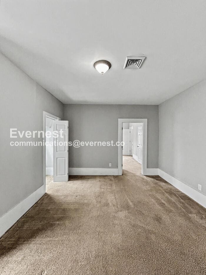 Building Photo - 1304 Oakwood Ave