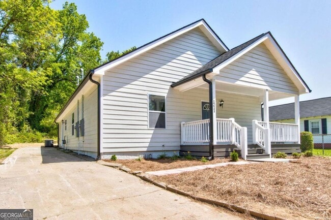 Building Photo - 1211 Spring Creek St SW
