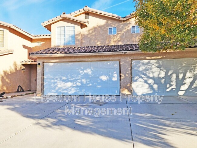 Building Photo - 910 Bourbon St