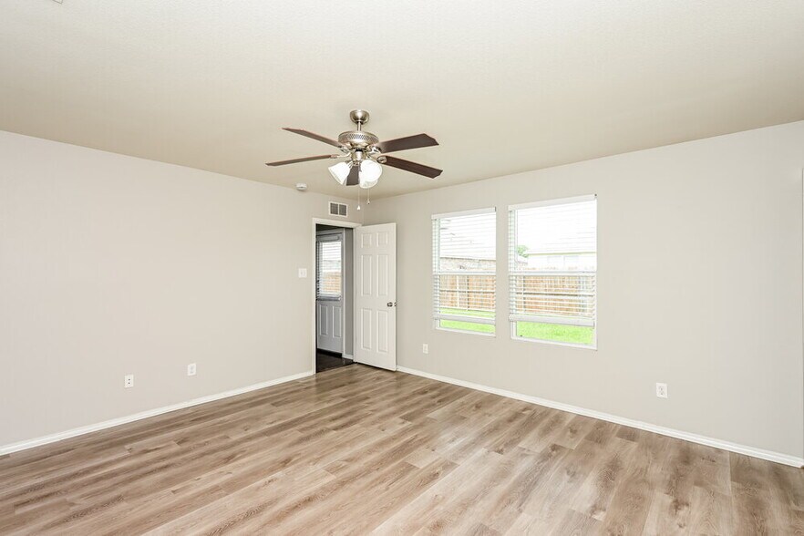 Building Photo - 10009 Calcite Dr