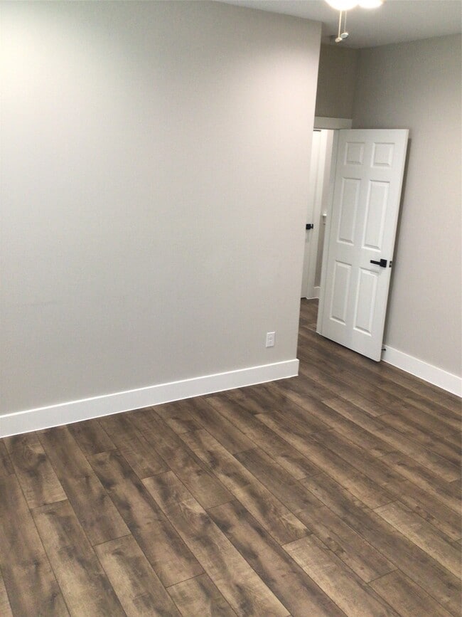 Building Photo - 2109 Marnel Rd