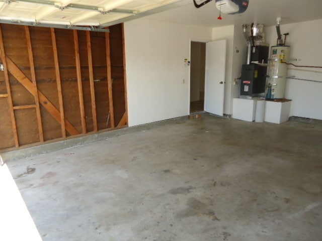 Building Photo - 3 Bedroom 2 Bathroom Single Story Home in ...