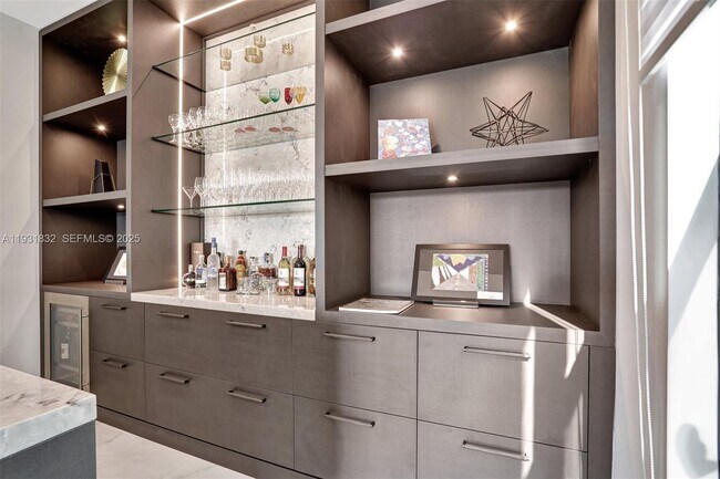 Building Photo - 17113 Aquavera Way